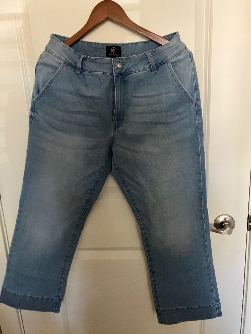 New without tags Pink Tartan cropped jeans